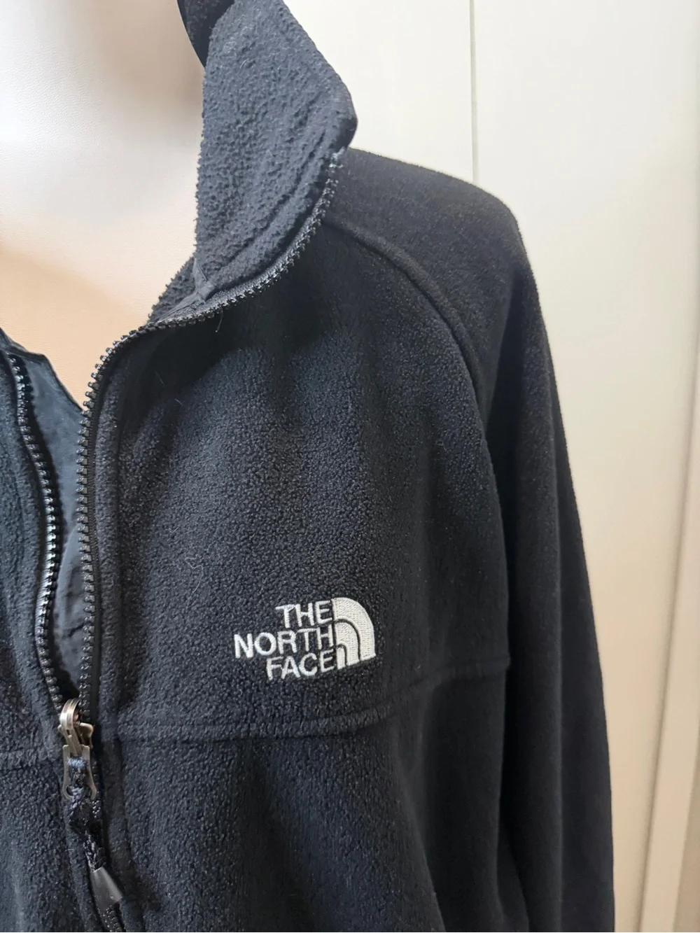 The North Face Men’s Black Full-Zip Fleece Jacket
